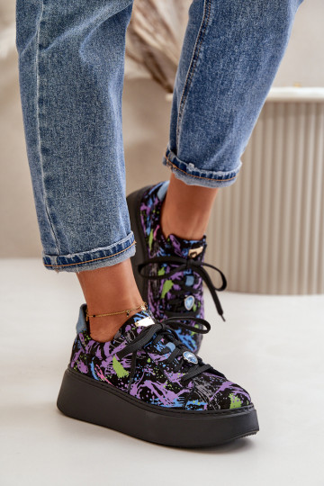 Pelle scarpe da ginnastica con una piattaforma Deveciejka 06191-05 Colore viola