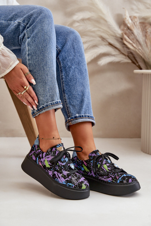 Pelle scarpe da ginnastica con una piattaforma Deveciejka 06191-05 Colore viola Pelle scarpe da ginnastica con una piattaforma Deveciejka 06191-05 Colore viola