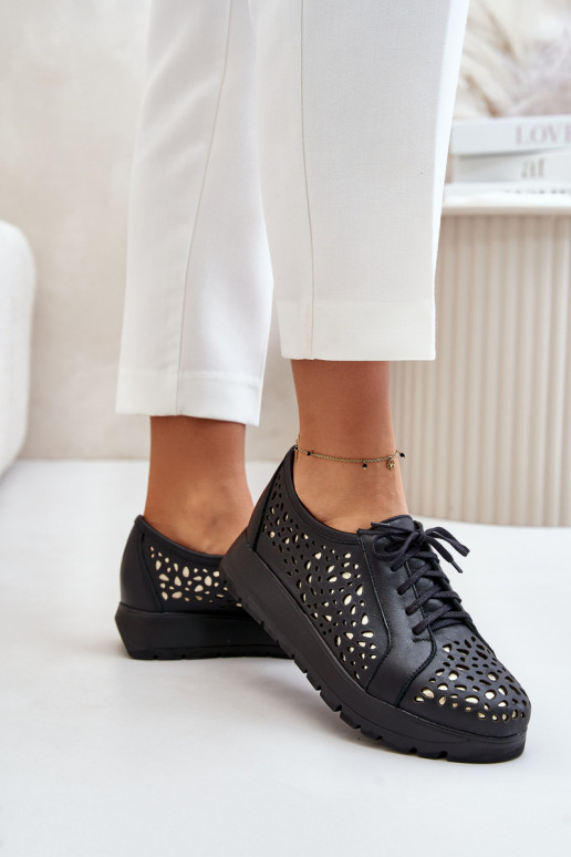 Zazoo 2973 Pelle scarpe con una piattaforma con elementi traforati colore nero Zazoo 2973 Pelle scarpe con una piattaforma con elementi traforati colore nero
