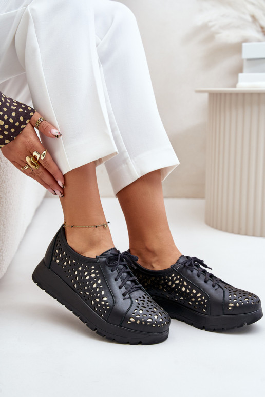 Zazoo 2973 Pelle scarpe con una piattaforma con elementi traforati colore nero Zazoo 2973 Pelle scarpe con una piattaforma con elementi traforati colore nero