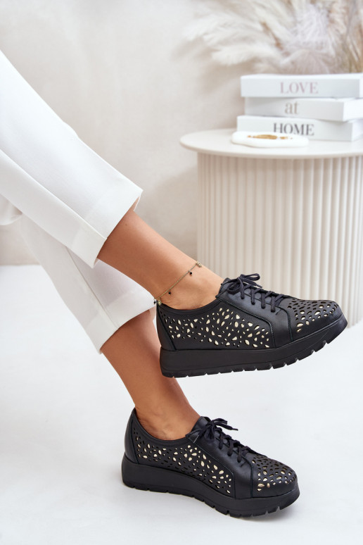 Zazoo 2973 Pelle scarpe con una piattaforma con elementi traforati colore nero Zazoo 2973 Pelle scarpe con una piattaforma con elementi traforati colore nero