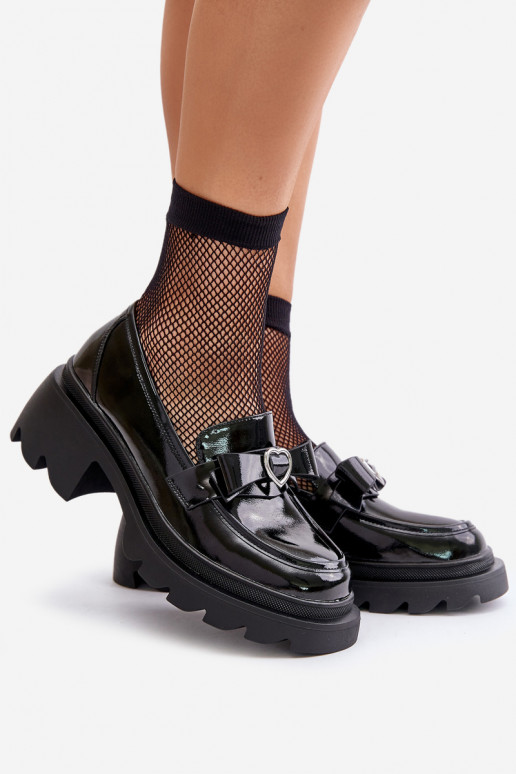 Pelle Femminile Mocassini con nastri I con i cuorim D&A LZ42-032 colore nero Pelle Femminile Mocassini con nastri I con i cuorim D&A LZ42-032 colore nero