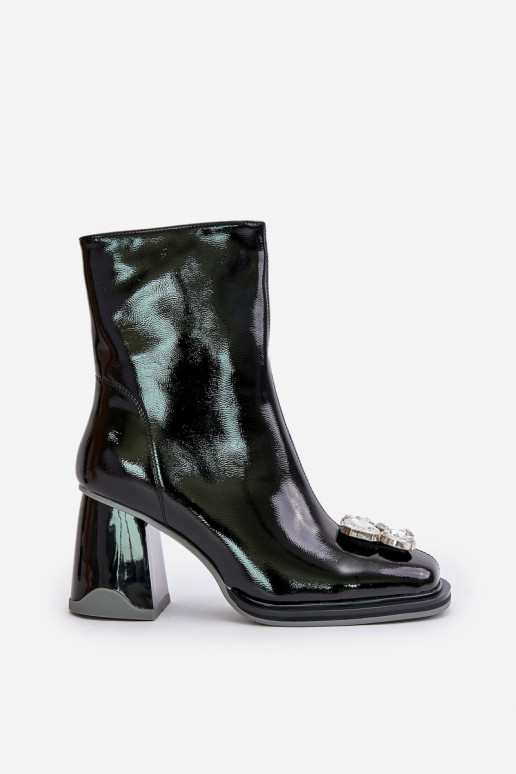 con effetto vernice Stivali da donna con ornamenti D&A MR880-019 colore nero con effetto vernice Stivali da donna con ornamenti D&A MR880-019 colore nero