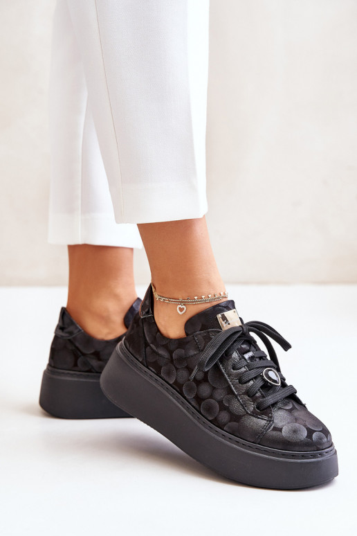 Pelle scarpe da ginnastica con una piattaforma Deveciejka 06191-42 colore nero Pelle scarpe da ginnastica con una piattaforma Deveciejka 06191-42 colore nero