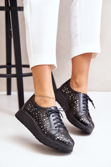 Zazoo 2973 Pelle scarpe con una piattaforma con elementi traforati colore nero