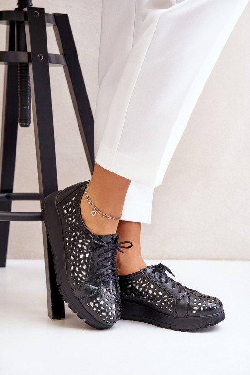 Zazoo 2973 Pelle scarpe con una piattaforma con elementi traforati colore nero Zazoo 2973 Pelle scarpe con una piattaforma con elementi traforati colore nero