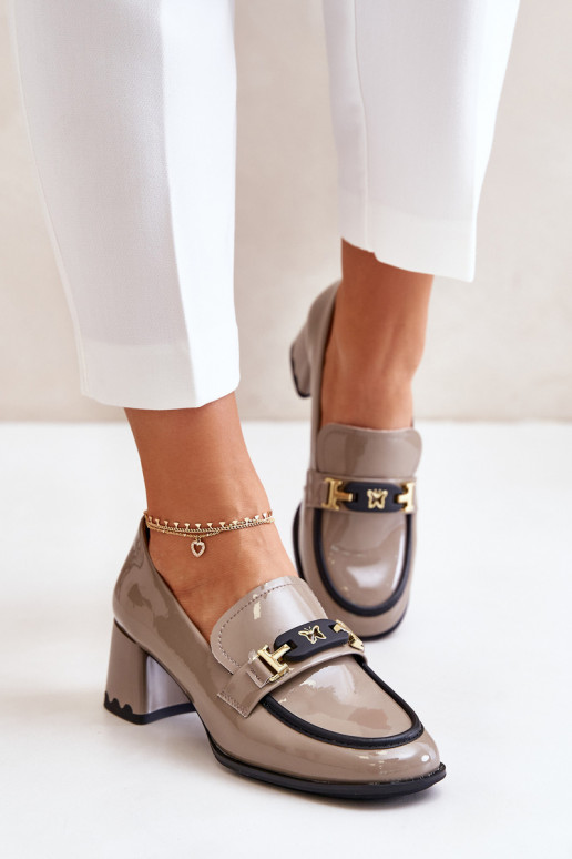 con effetto vernice scarpe Femminile con i tacchi con ornamenti Artiker 55C1054 beige con effetto vernice scarpe Femminile con i tacchi con ornamenti Artiker 55C1054 beige