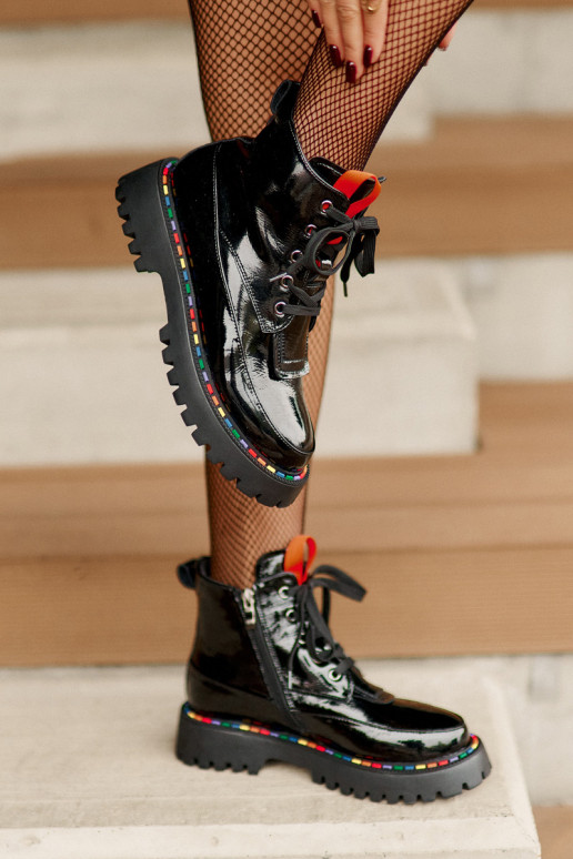 Pelle con effetto vernice Stivaletti da lavoro Al Castello colore nero Anafra Pelle con effetto vernice Stivaletti da lavoro Al Castello colore nero Anafra