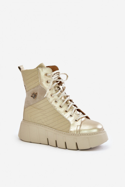 Pelle Stivali con una piattaforma Deveciejka 06751-25 colore dorato