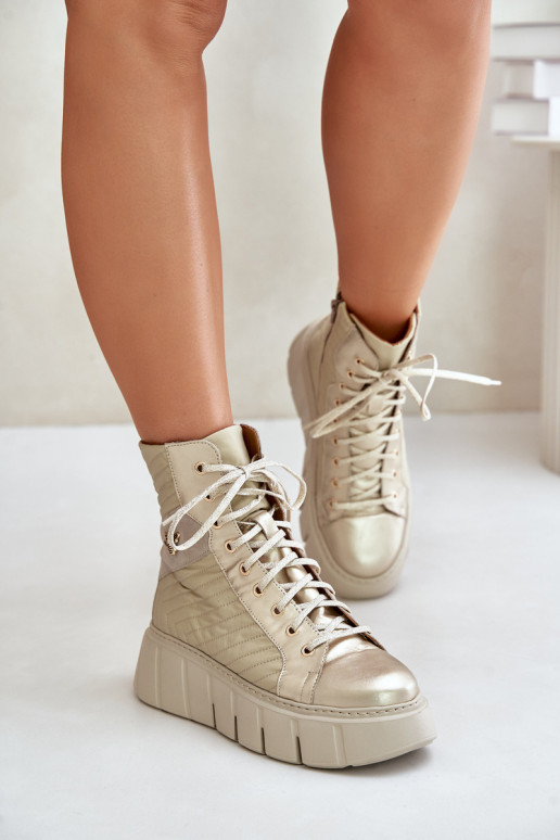 Pelle Stivali con una piattaforma Deveciejka 06751-25 colore dorato