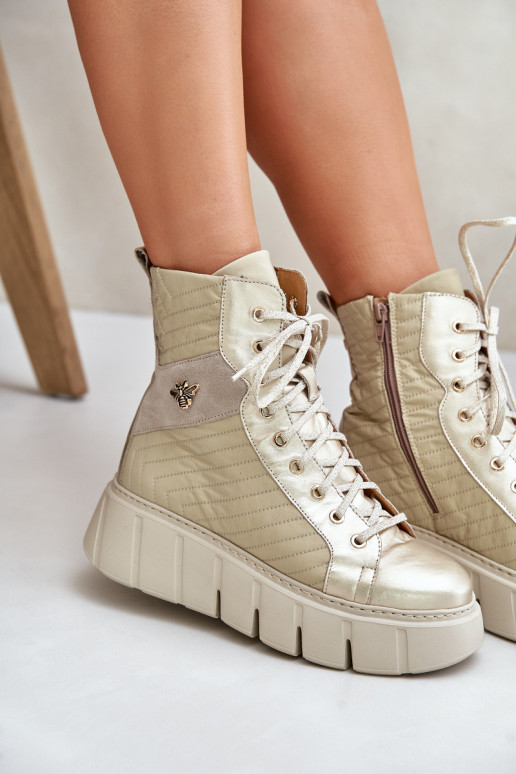 Pelle Stivali con una piattaforma Deveciejka 06751-25 colore dorato