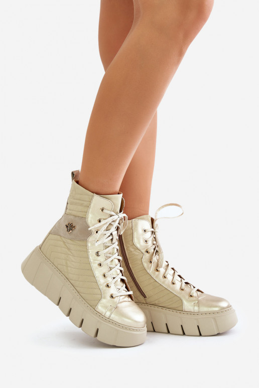 Pelle Stivali con una piattaforma Deveciejka 06751-25 colore dorato