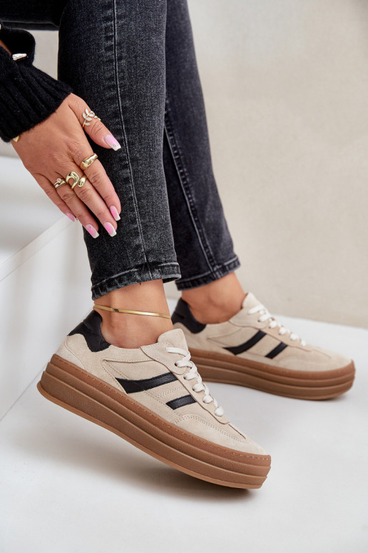 Zazoo N1176 dalla pelle scamosciata Scarpe modello sneakers con una piattaforma beige Zazoo N1176 dalla pelle scamosciata Scarpe modello sneakers con una piattaforma beige