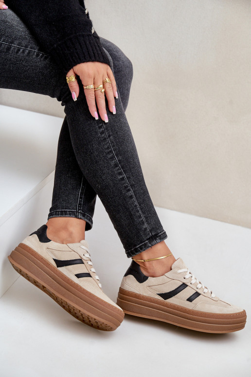 Zazoo N1176 dalla pelle scamosciata Scarpe modello sneakers con una piattaforma beige Zazoo N1176 dalla pelle scamosciata Scarpe modello sneakers con una piattaforma beige