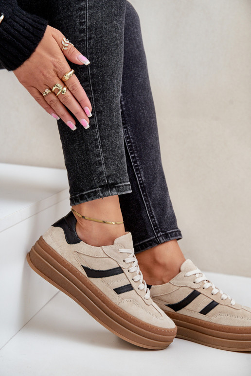 Zazoo N1176 dalla pelle scamosciata Scarpe modello sneakers con una piattaforma beige Zazoo N1176 dalla pelle scamosciata Scarpe modello sneakers con una piattaforma beige