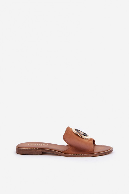 Pantofole in pelle con ornamenti con tacchi larghi LeAski 3047/O colore marrone Pantofole in pelle con ornamenti con tacchi larghi LeAski 3047/O colore marrone