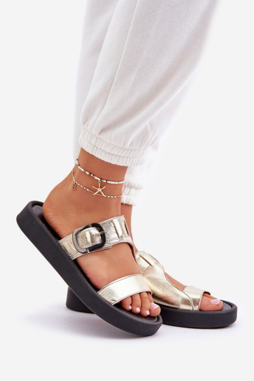 Pantofole in pelle Femminile con una piattaforma Zazoo 3024 colore dorato Pantofole in pelle Femminile con una piattaforma Zazoo 3024 colore dorato