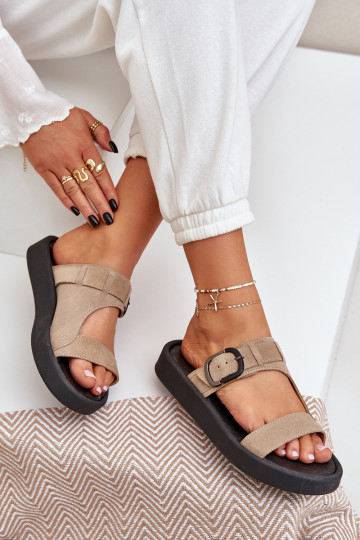 Pantofole da donna in pelle scamosciata con una piattaforma Zazoo 3024 beige