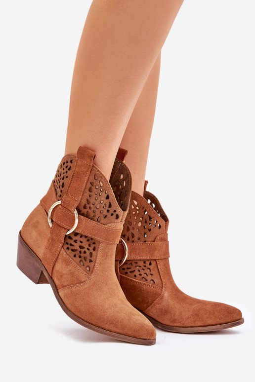 Scarpe scamosciate stile coAboy con elementi traforati con i tacchi Zazoo 2994 colore marrone Scarpe scamosciate stile coAboy con elementi traforati con i tacchi Zazoo 2994 colore marrone