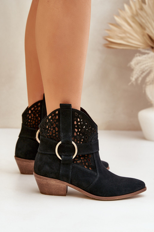 Scarpe scamosciate stile coAboy con elementi traforati con i tacchi Zazoo 2994 colore nero Scarpe scamosciate stile coAboy con elementi traforati con i tacchi Zazoo 2994 colore nero