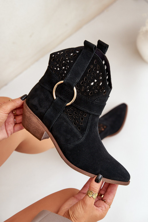 Scarpe scamosciate stile coAboy con elementi traforati con i tacchi Zazoo 2994 colore nero Scarpe scamosciate stile coAboy con elementi traforati con i tacchi Zazoo 2994 colore nero