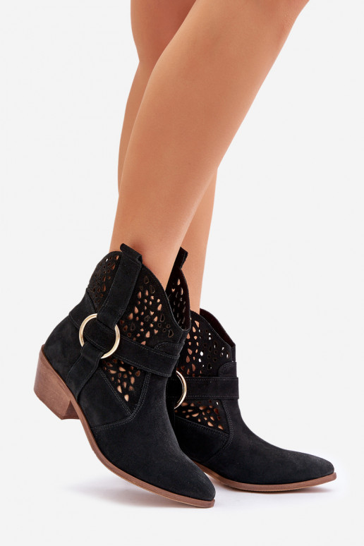 Scarpe scamosciate stile coAboy con elementi traforati con i tacchi Zazoo 2994 colore nero Scarpe scamosciate stile coAboy con elementi traforati con i tacchi Zazoo 2994 colore nero