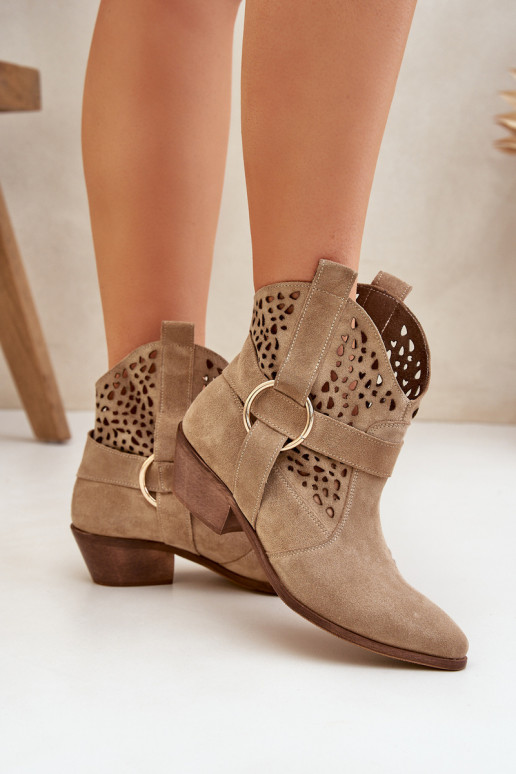 Scarpe scamosciate stile coAboy con elementi traforati con i tacchi Zazoo 2994 beige Scarpe scamosciate stile coAboy con elementi traforati con i tacchi Zazoo 2994 beige