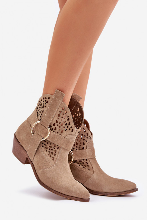 Scarpe scamosciate stile coAboy con elementi traforati con i tacchi Zazoo 2994 beige Scarpe scamosciate stile coAboy con elementi traforati con i tacchi Zazoo 2994 beige