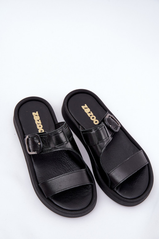 Pantofole in pelle Femminile con una piattaforma Zazoo 3024 colore nero Pantofole in pelle Femminile con una piattaforma Zazoo 3024 colore nero