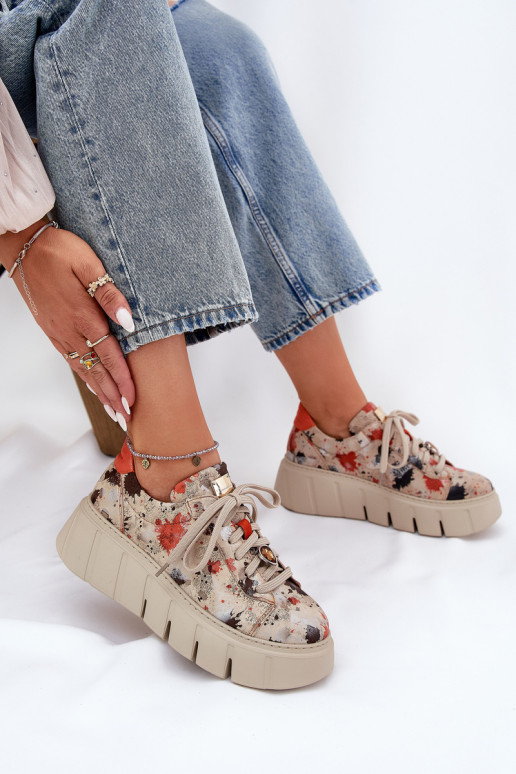 Pelle Scarpe modello sneakers con una piattaforma Deveciejka 06891-18 beige