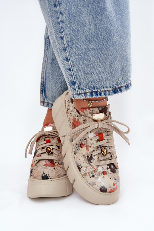 Pelle Scarpe modello sneakers con una piattaforma Deveciejka 06891-18 beige