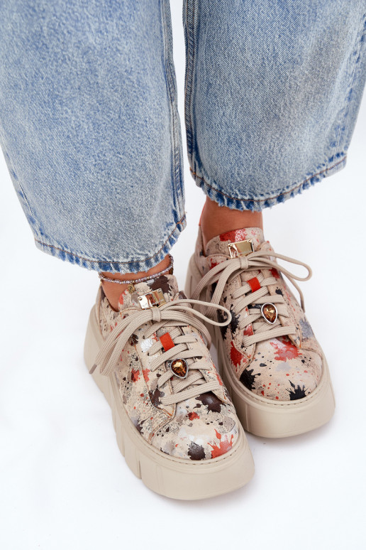 Pelle Scarpe modello sneakers con una piattaforma Deveciejka 06891-18 beige