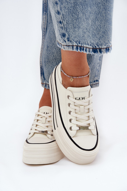 Pelle Scarpe per il tempo libero con una piattaforma GOE RR2N4106 Colore bianco Pelle Scarpe per il tempo libero con una piattaforma GOE RR2N4106 Colore bianco