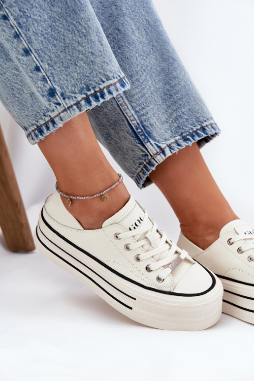 Pelle Scarpe per il tempo libero con una piattaforma GOE RR2N4106 Colore bianco Pelle Scarpe per il tempo libero con una piattaforma GOE RR2N4106 Colore bianco
