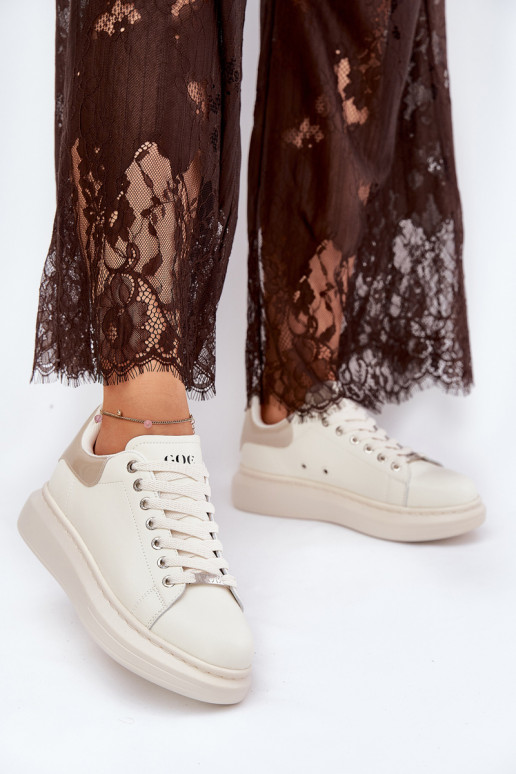 Pelle Scarpe modello sneakers Femminile con una piattaforma GOE RR2N4004 beige Pelle Scarpe modello sneakers Femminile con una piattaforma GOE RR2N4004 beige