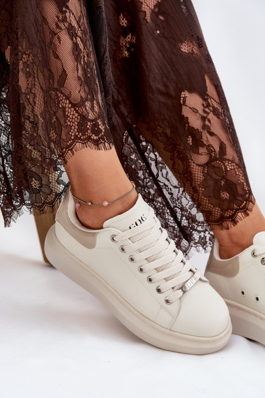 Pelle Scarpe modello sneakers Femminile con una piattaforma GOE RR2N4004 beige Pelle Scarpe modello sneakers Femminile con una piattaforma GOE RR2N4004 beige