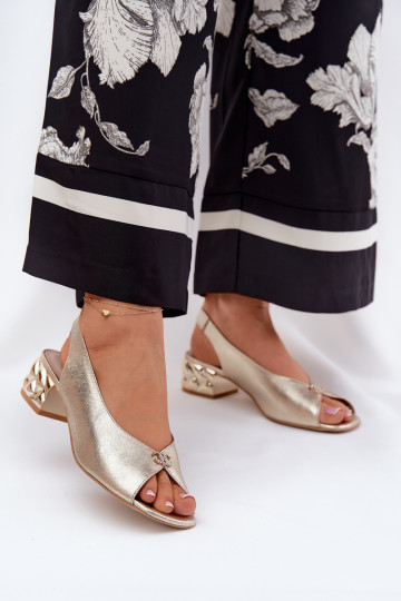 Pelle Stile elegante Sandali da donna CheBello 4724 colore dorato 2