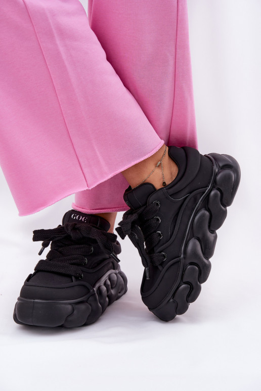 Pelle Scarpe modello sneakers Femminile con una piattaforma GOE RR2N4044 colore nero