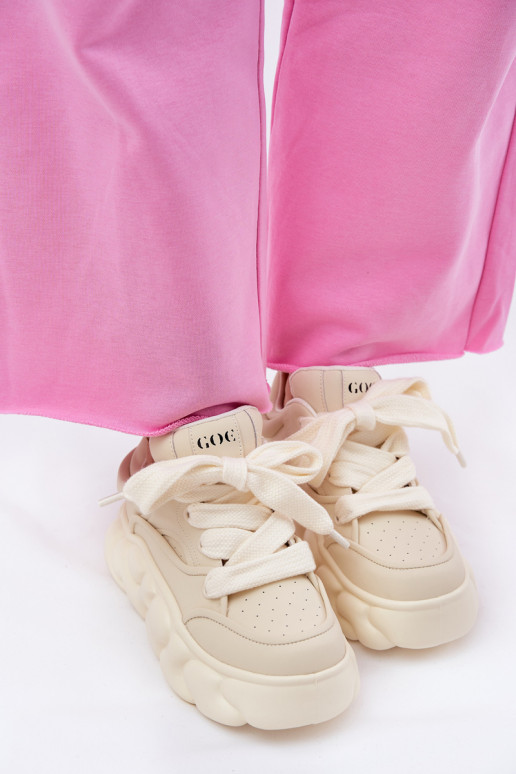 Pelle Scarpe modello sneakers Femminile con una piattaforma GOE RR2N4043 beige Pelle Scarpe modello sneakers Femminile con una piattaforma GOE RR2N4043 beige