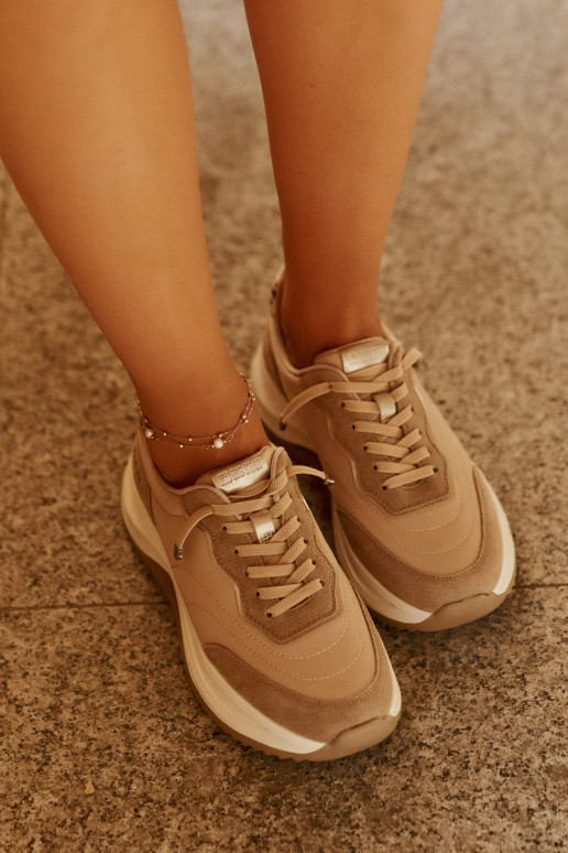 dalla pelle scamosciata Scarpe modello sneakers Femminile con una piattaforma Big Star RR274A345 HI-POLY SYSTEM beige