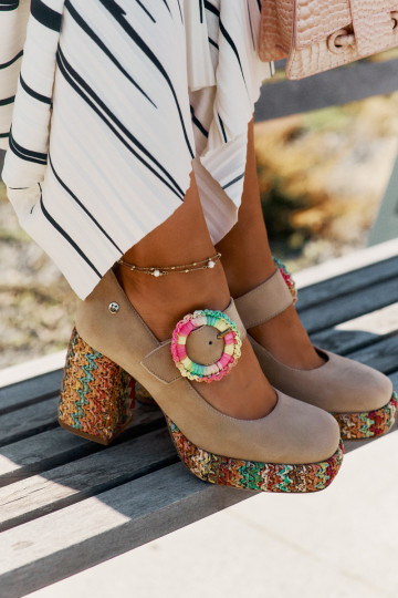 Scarpe scamosciate Con treccia con i tacchi e piattaforma Deveciejka 06839-04 beige