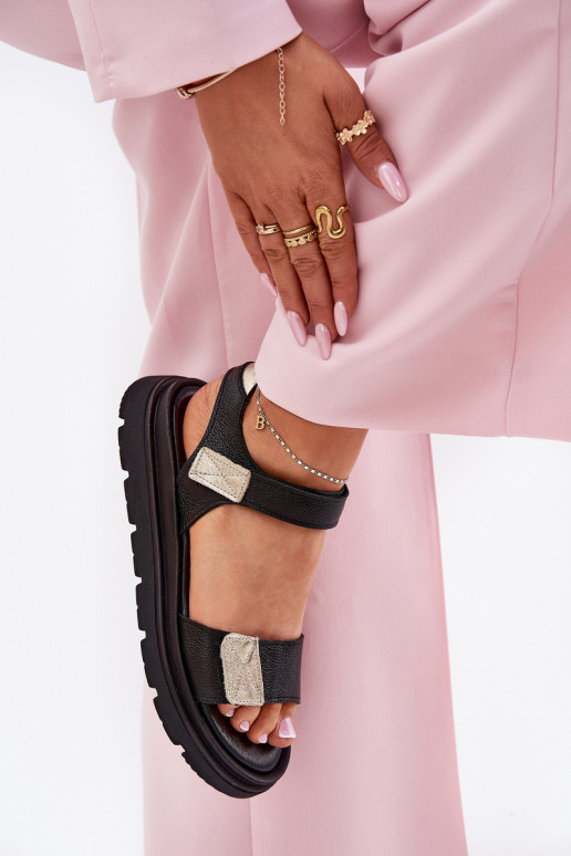 Sandali da donna Femminile con una piattaforma Zazoo 40443 colore nero Sandali da donna Femminile con una piattaforma Zazoo 40443 colore nero