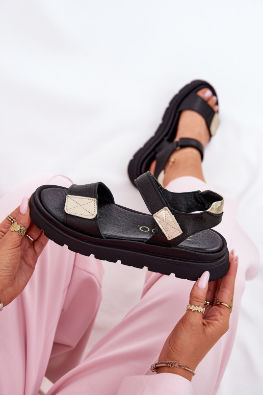 Sandali da donna Femminile con una piattaforma Zazoo 40443 colore nero Sandali da donna Femminile con una piattaforma Zazoo 40443 colore nero