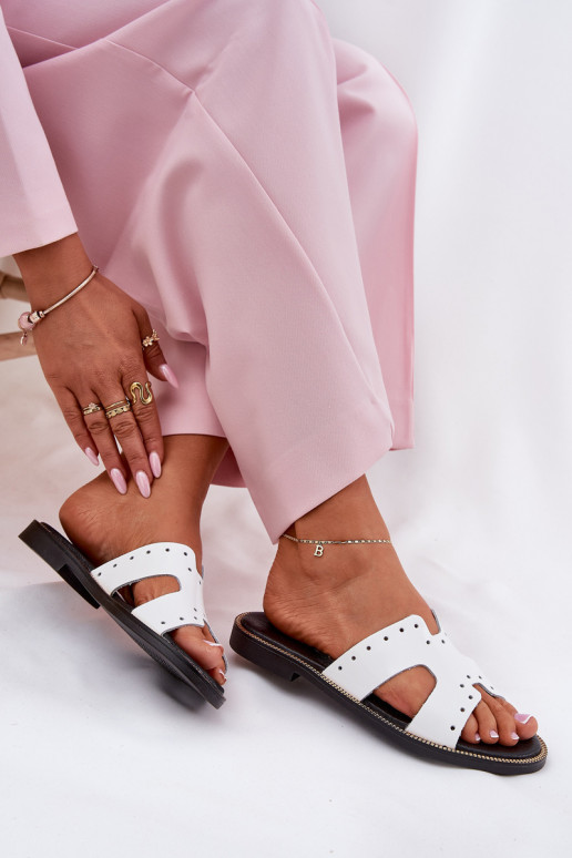 Zazoo 40326 con effetto vernice Femminile Pantofole Con ritagli decorativi Colore bianco Zazoo 40326 con effetto vernice Femminile Pantofole Con ritagli decorativi Colore bianco