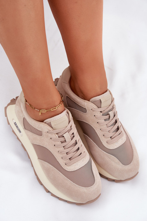 dalla pelle scamosciata Scarpe modello sneakers con una piattaforma Femminile Big Star RR274897 HI-POLY SYSTEM beige
