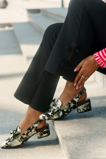 Scarpe in pelle con fiori e fiocchi N6539-44 nere