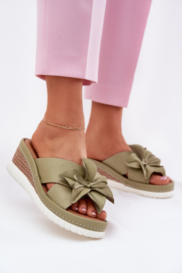 Pantofole verdi in pelle con decorazione floreale Artiker 52C0503