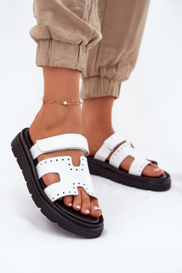 con effetto vernice Pantofole da donnaAbilitatoturalnej Skóry con una piattaforma Zazoo 40440 Colore bianco