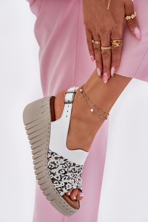 Sandali da donnaAbilitatoturalnej Skóry Su un cuneo Artiker 56C0958 Colore bianco Sandali da donnaAbilitatoturalnej Skóry Su un cuneo Artiker 56C0958 Colore bianco