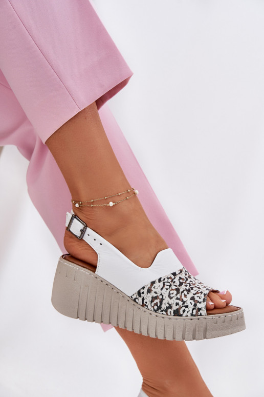 Sandali da donnaAbilitatoturalnej Skóry Su un cuneo Artiker 56C0958 Colore bianco Sandali da donnaAbilitatoturalnej Skóry Su un cuneo Artiker 56C0958 Colore bianco